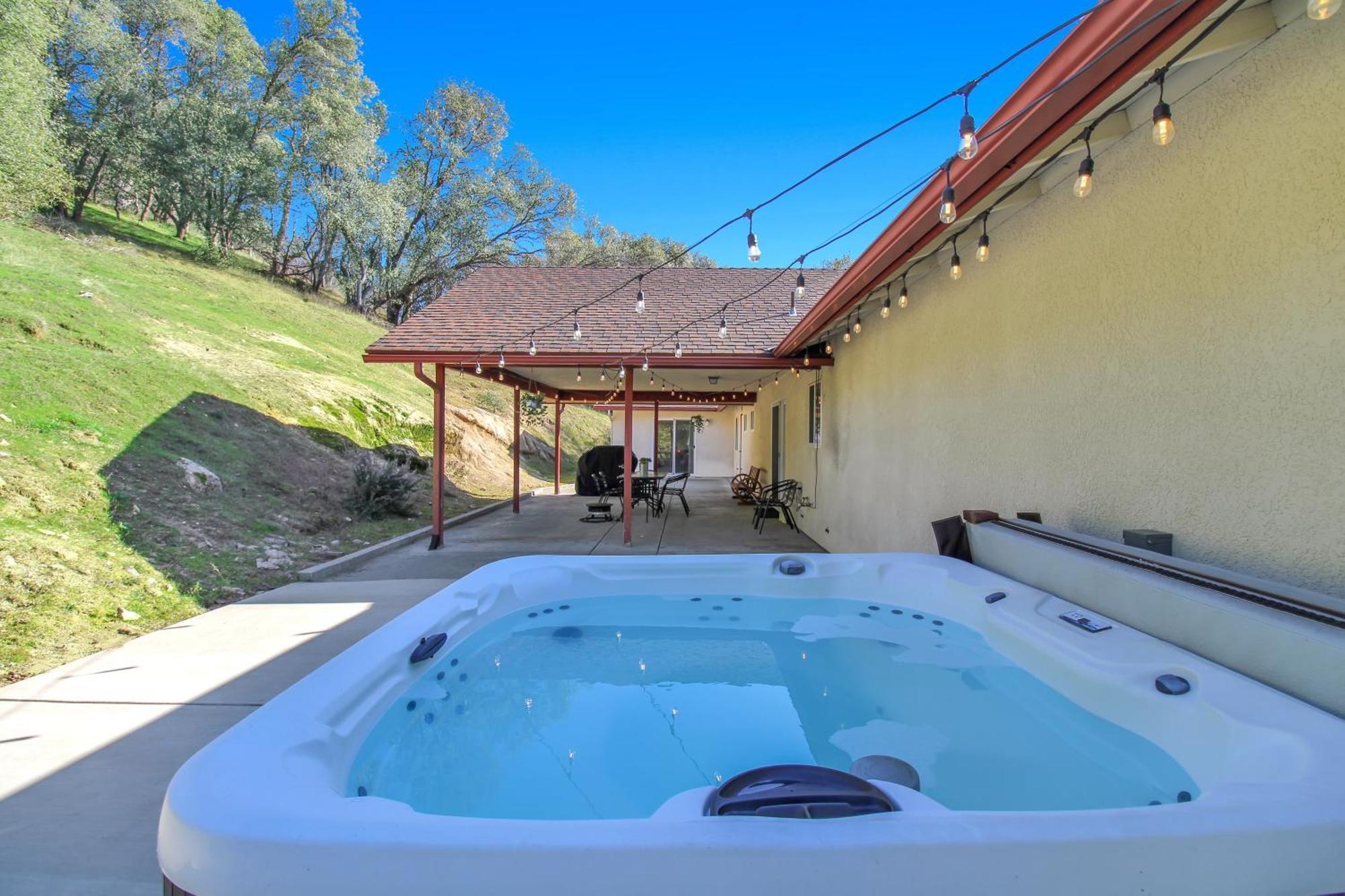 Near Yosemite & Bass W/hot Tub/evcharge