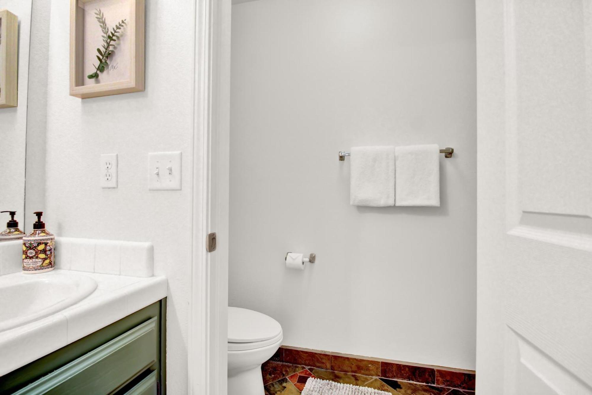 Near Yosemite & Bass W/hot Tub/evcharge Villa *