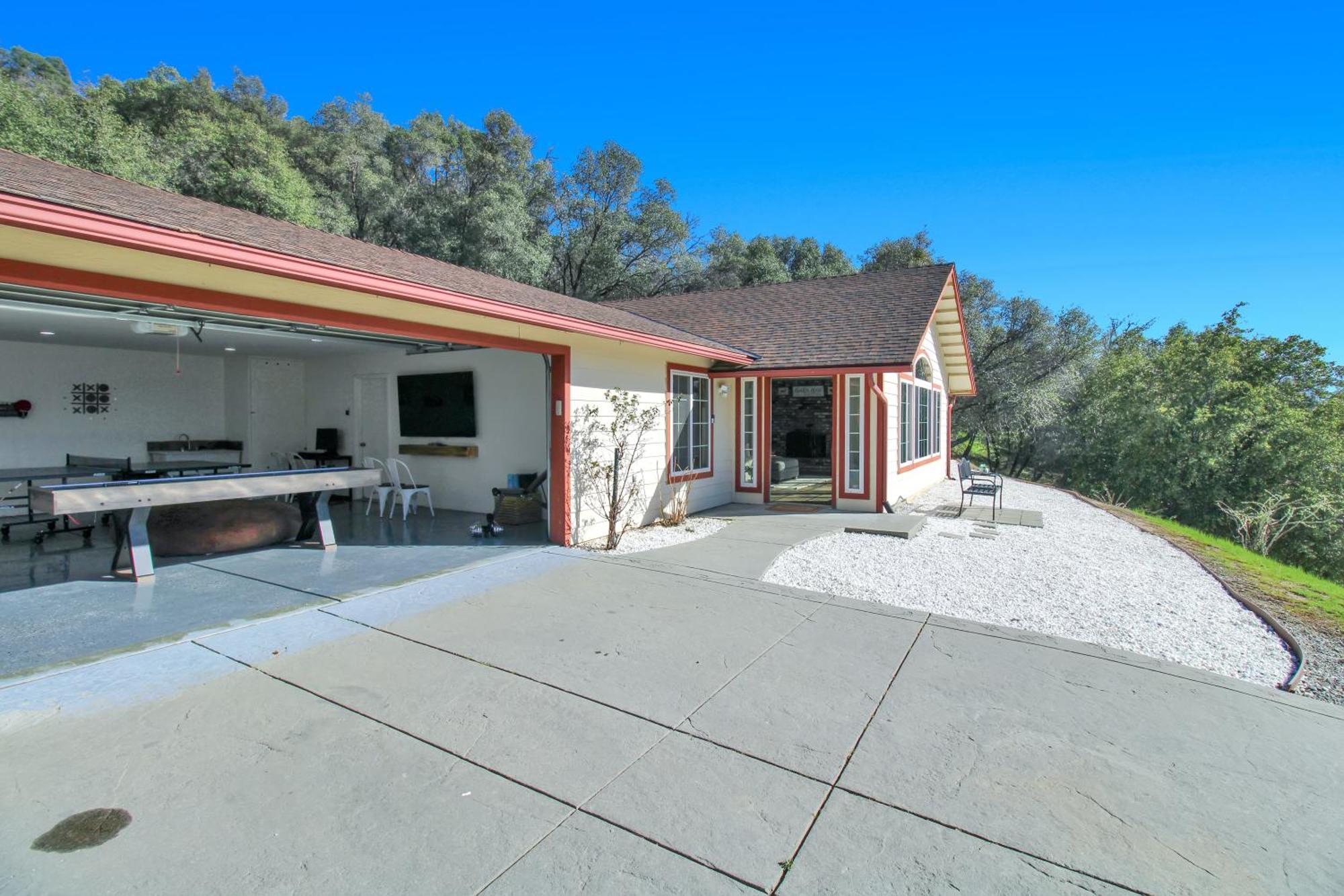 Near Yosemite & Bass W/hot Tub/evcharge * Oakhurst